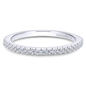 Gabriel & Co. WB913099R0W44JJ 14 karat white gold Contemporary wedding band, front view of a round hoop with a row of small diamonds gripped by scalloped prongs