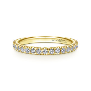 Gabriel & Co. WB914401O4Y44JJ 14 karat yellow gold Contemporary wedding band, front view of the row of round diamonds with a maker's mark inside the band