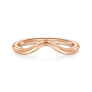 Gabriel & Co. WB914472O4K4JJJ 14 karat rose gold Contemporary wedding band, front view of a stone-free band rising to a soft central peak