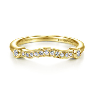 Gabriel & Co. WB914539R0Y44JJ 14 karat yellow gold Victorian wedding band, front view of a wavy stone panel with a round diamond at each end and beaded edges