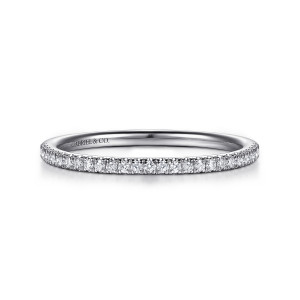 Gabriel & Co. WB917425E2W44JJ 14 karat white gold Classic wedding band, front view of an unbroken straight line of tiny round stones in tight prongs