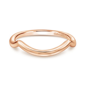 Gabriel & Co. WB9179K4JJJ 14 karat rose gold Contemporary wedding band, front view of a plain band whose top edge dips in a shallow curve between fuller ends