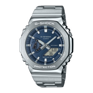 Casio G-Shock G-Steel GM2110D-2B watch, front view of the faceted bezel, navy dial, black pointer sub dial and slotted bracelet