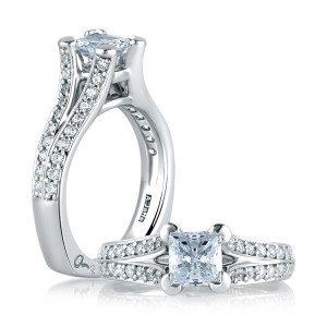 A Jaffe 18 Karat Signature Engagement Ring MES068