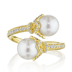 Verragio K-0250601-YR 14 Karat Yellow Gold Petal Toi et Moi Diamond & Pearl Ring, front view of the bypass band with two pearls held in pave diamond petal caps