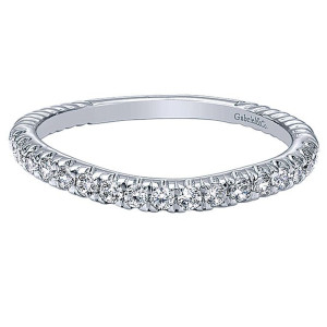 Gabriel & Co. WB10194W44JJ 14 karat white gold wedding band, angled view of the gentle curve, stone row meeting a twisted rope section behind