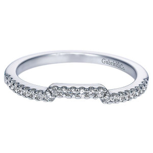 Gabriel & Co. WB6689W44JJ 14 karat white gold wedding band, front view of a prong set row curving around a flat squared center section