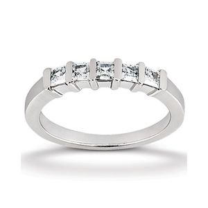 Diamond Five Stone Band 18 Karat Taryn Collection TQD B-7372