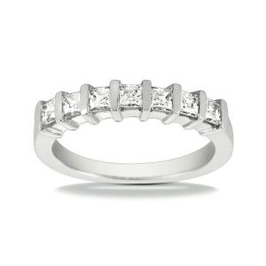 Diamond Seven Stone Band 18 Karat Taryn Collection TQD B-4672