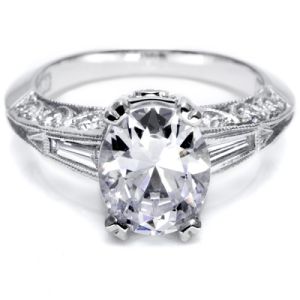 Tacori Crescent 18 Karat Engagement Ring HT227012