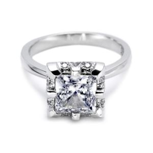 Tacori 18 Karat Solitaire Engagement Ring 2504PR7