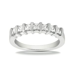 Diamond Seven Stone Band 18 Karat Taryn Collection TQD B-3672