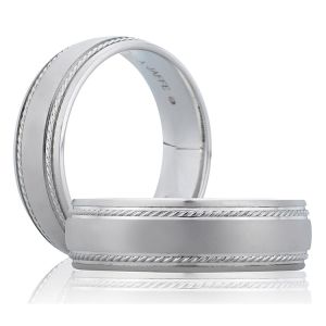 A Jaffe Classic Platinum Wedding Ring BB0048