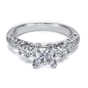 Tacori Crescent 18 Karat Engagement Ring HT2365PRP12