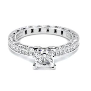 Tacori Crescent 18 Karat Engagement Ring HT2430SMSOL