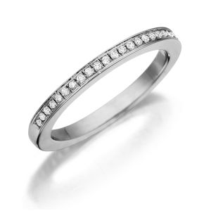 Henri Daussi R4 Band with a Single Line of Pave Diamonds