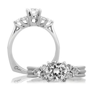 A Jaffe 18 Karat Signature Engagement Ring MES035