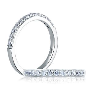 A Jaffe Classic Platinum Wedding Ring MR1353