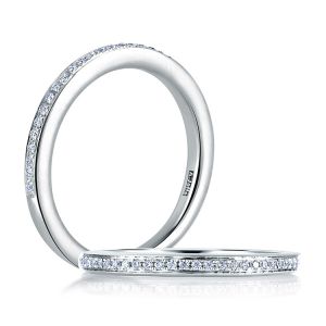A Jaffe Classic 18 Karat Wedding Ring MR1567
