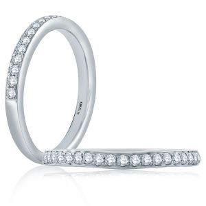 A Jaffe Classic Platinum Diamond Wedding Ring MR1569