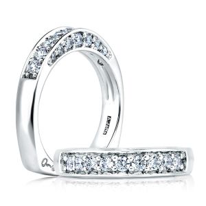 A Jaffe Signature 18 Karat Wedding Ring MRS025