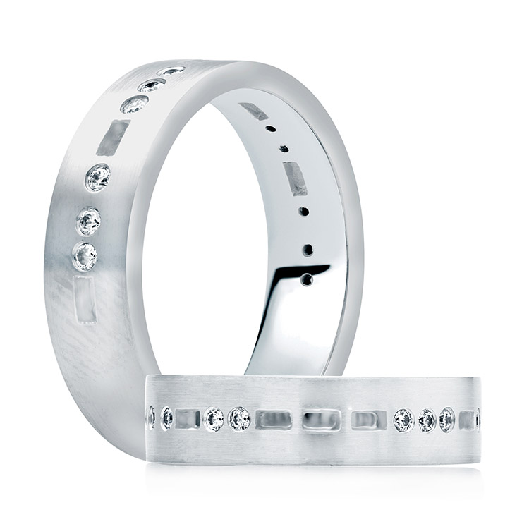 A Jaffe Classic 18 Karat  Diamond Wedding Ring GR0994