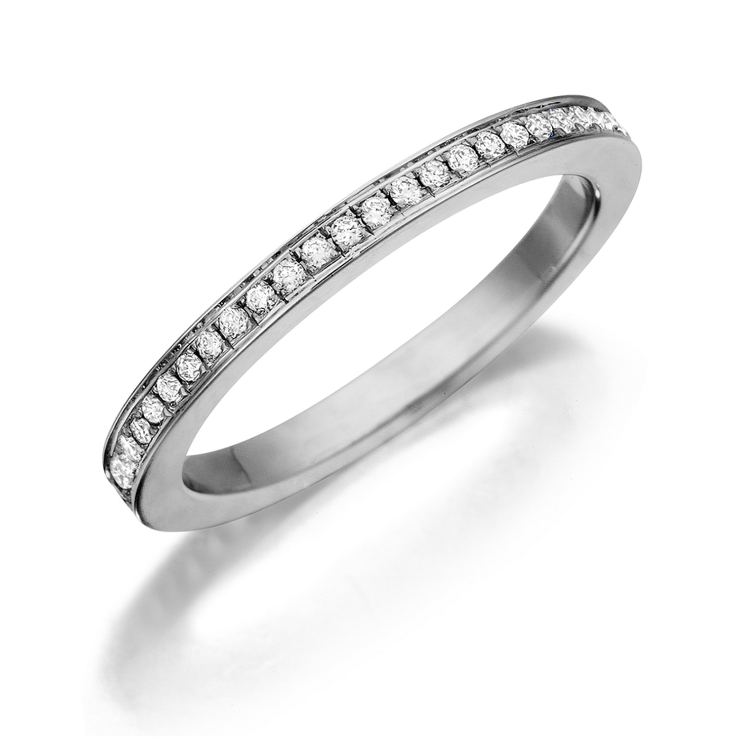 Henri Daussi R4 Band with a Single Line of Pave Diamonds