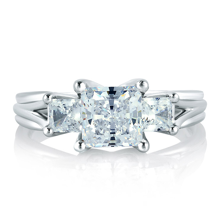 A Jaffe 14 Karat Three-Stone Engagement Ring MES104
