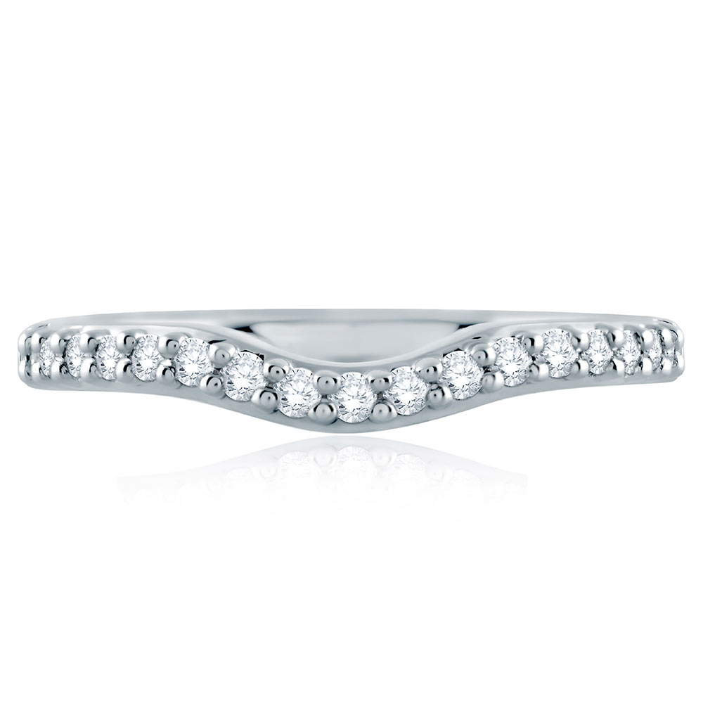 A Jaffe Classic Platinum Diamond Wedding Ring MR1280