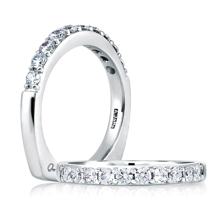A Jaffe 18 Karat Diamond Wedding Ring MRS078 / 100